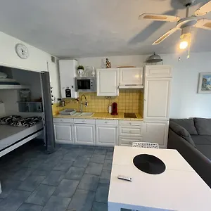  Appartement T1 Avec Piscine à 300m Des Plages Pour 4 Personnes - Résidence Saint Elme